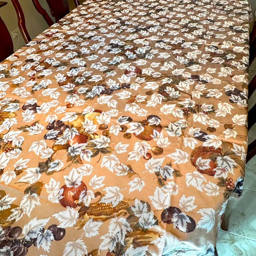 Oval Tablecloth 100” x 56” 🍁 Fall Patterned 🍂